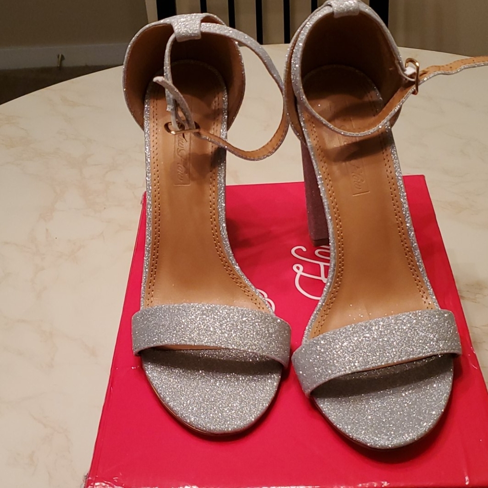 Prom or wedding READY! Silver glitter heel
